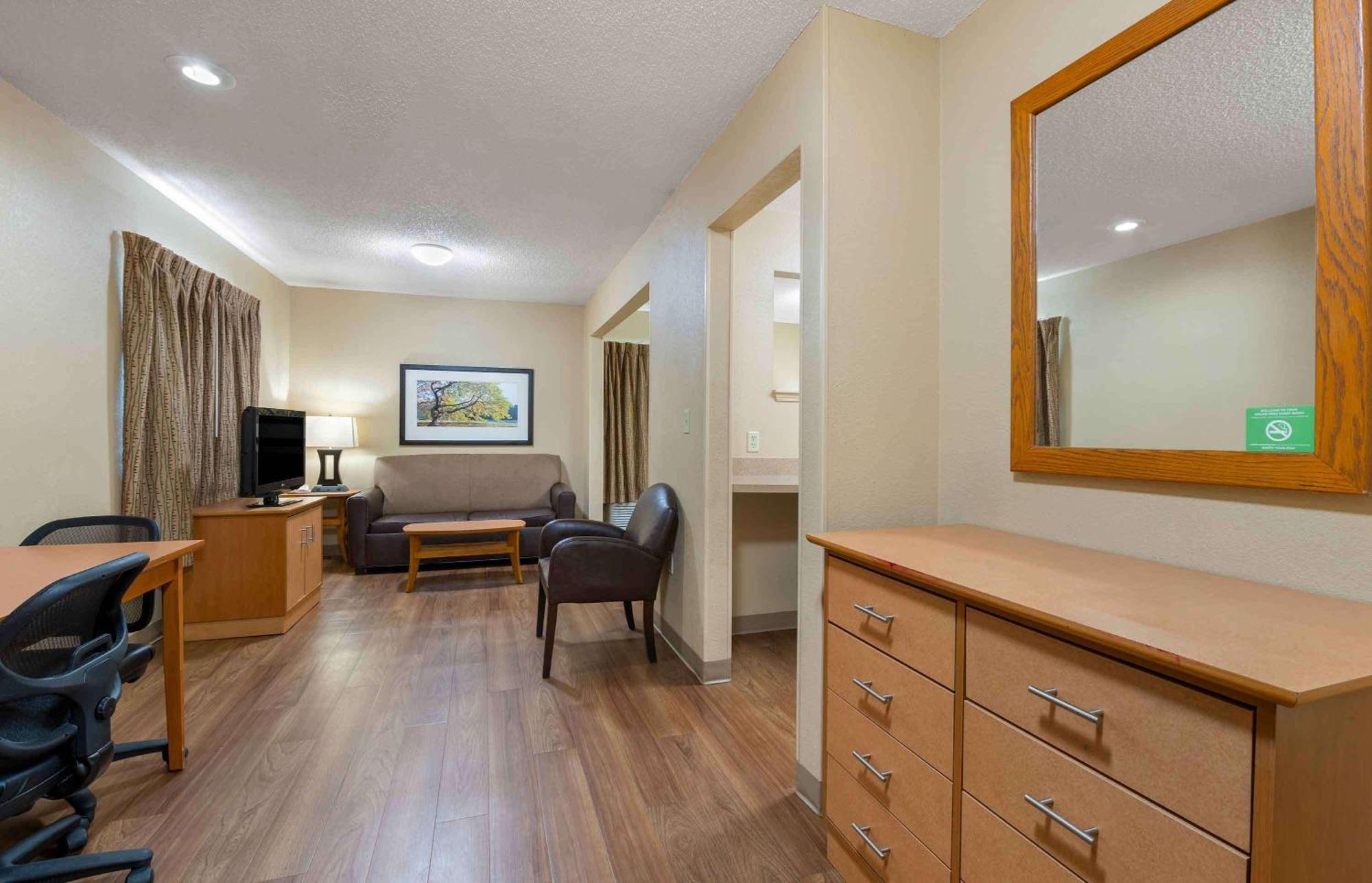 Extended Stay America Suites - Cleveland - Middleburg Heights Esterno foto